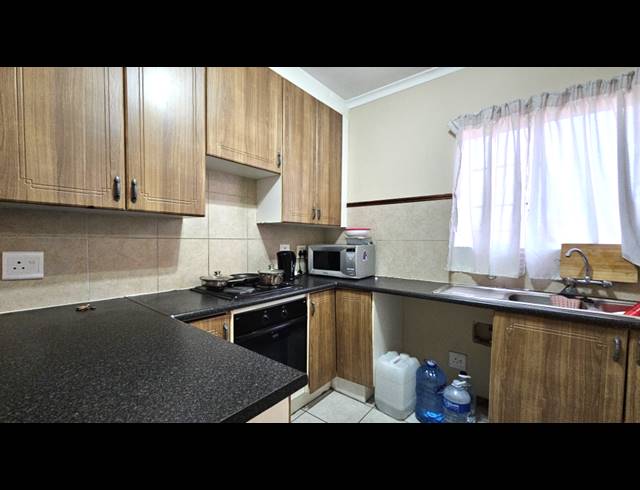 2 BEDROOM APARTMENT FOR SALE IN MOOIKLOOF RIDGE